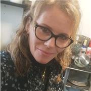 Professeur particulier donne cours aide aux devoirs ou soutient scolaire pour les élèves de primaire
